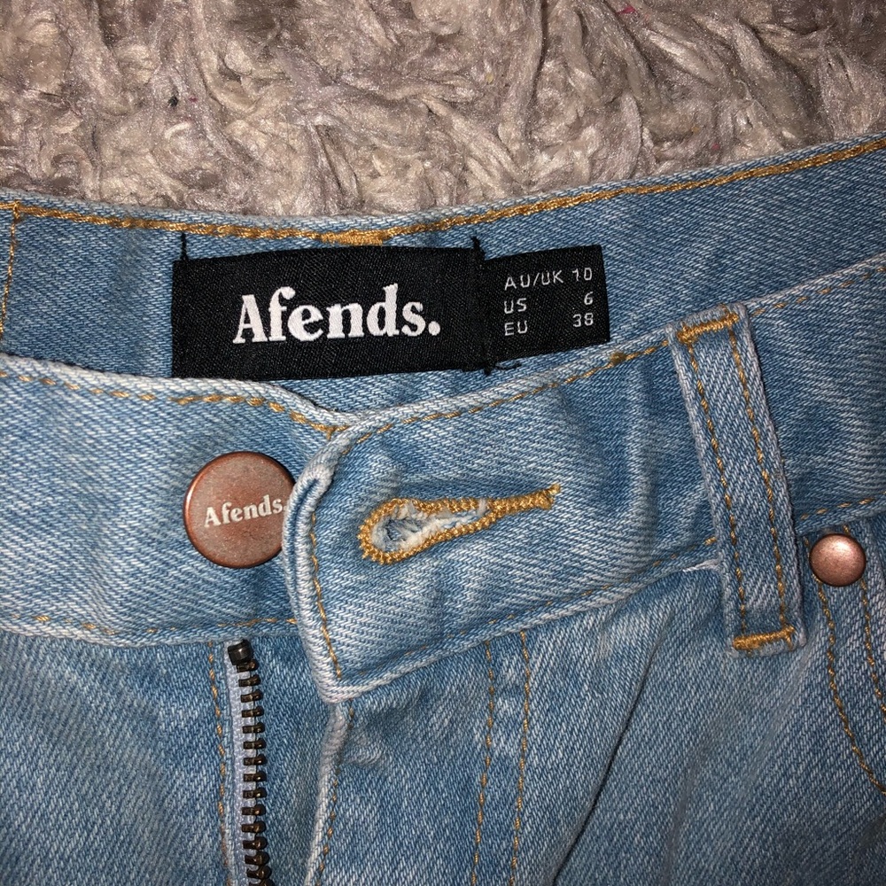Mom jeans